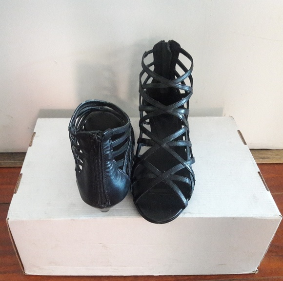 Gabriella Rocha - Picture 4 of 4